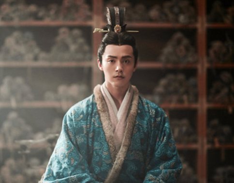 杨彪官位比曹操高时为什么不把曹操杀了?杨彪错失机会还赔上自己儿子 杨彪官位比曹操高时为什么不把曹操杀了?杨彪错失机会还赔上自己儿子