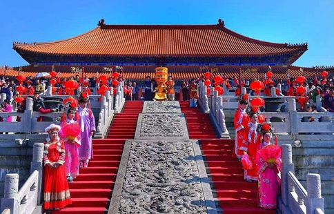 古代上朝为什么只有清朝百官要下跪? 古代上朝为什么只有清朝百官要下跪?