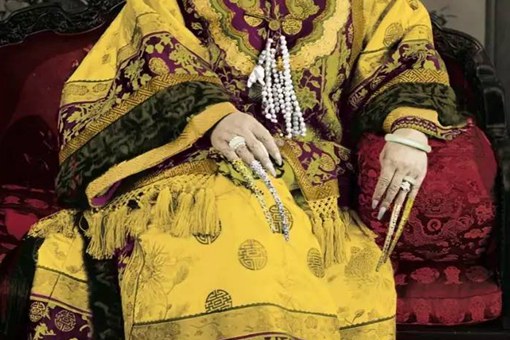 清宫剧妃子手上戴的是什么?这种东西有什么用?