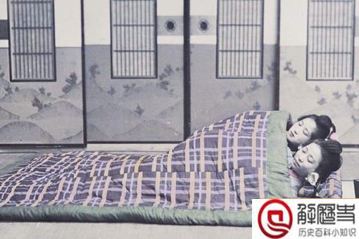 为何日本人喜欢睡地上不喜欢睡床?这和日本的睡文化有很大关系呀 为何日本人喜欢睡地上不喜欢睡床?这和日本的睡文化有很大关系呀