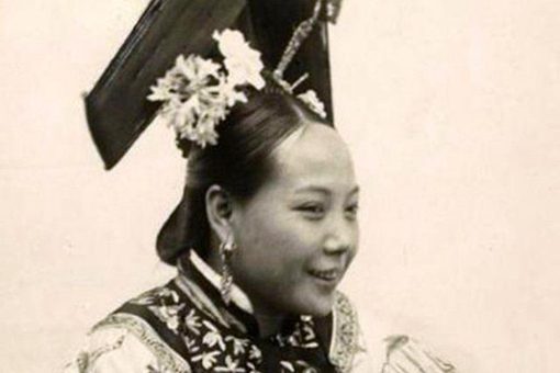 清朝时期的发型是怎么做的?古代没有发胶发型如何固定?