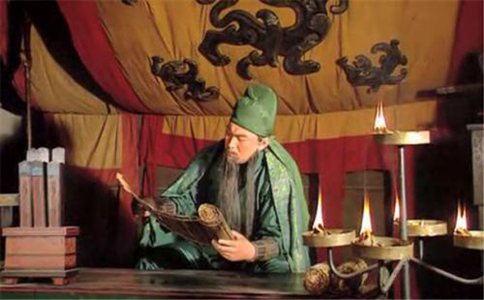 关羽好色么?曹操用美女色诱关羽结果让曹操大跌眼镜