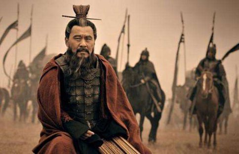 袁绍一手好牌却被浪费 错过三次一统天下的好时机 袁绍一手好牌却被浪费 错过三次一统天下的好时机