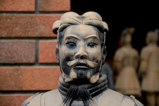 秦皇陵兵马俑长相不一,但为什么都是单眼皮?