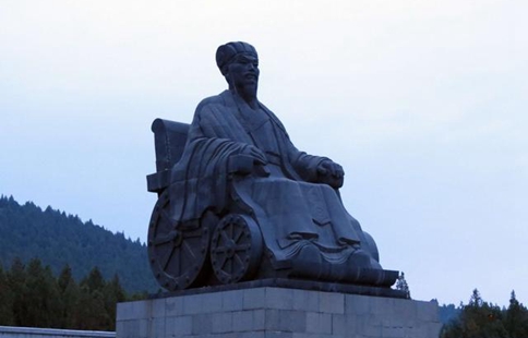 诸葛亮死后要求口含米脚踩灯有什么含义? 诸葛亮死后要求口含米脚踩灯有什么含义?