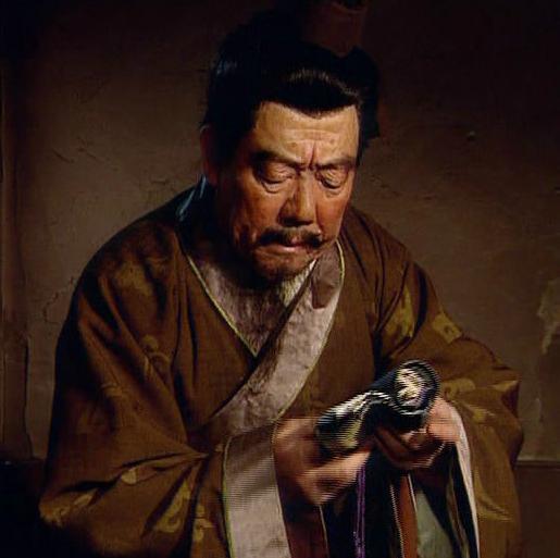 古代人袖子里面为什么能藏东西的?难道不会掉出来吗?