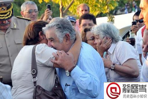 世界上最穷的总统是谁?他为何被称为是最穷的总统? 世界上最穷的总统是谁?他为何被称为是最穷的总统?