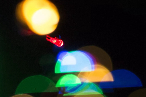 地球最早的时候有颜色么?地球上最古老的颜色是什么?