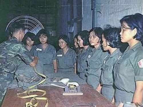 越南女兵不穿内衣真相揭秘,原因真的是让人防不胜防 越南女兵不穿内衣真相揭秘,原因真的是让人防不胜防