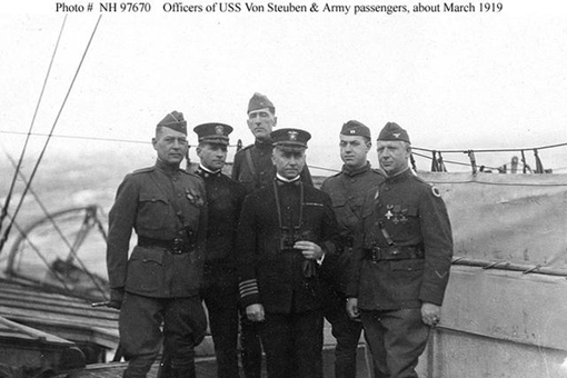 美国海军历史上最大乌龙事件,舰队司令晕船掉海里淹死了 美国海军历史上最大乌龙事件,舰队司令晕船掉海里淹死了