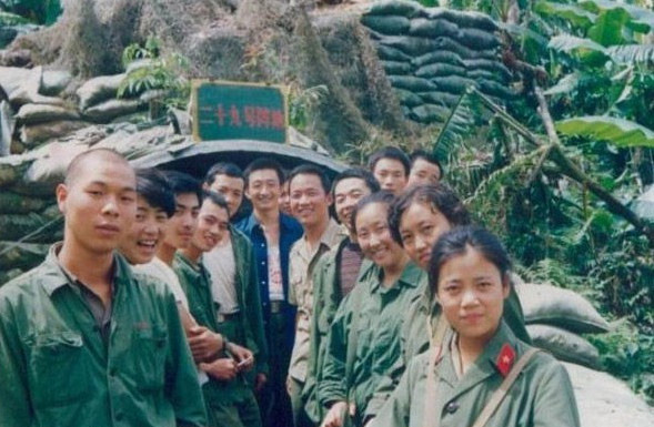 越南女兵不穿内衣真相揭秘,原因真的是让人防不胜防 越南女兵不穿内衣真相揭秘,原因真的是让人防不胜防