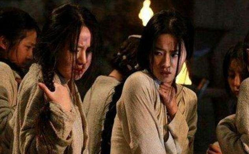 曹操为何要和关羽抢女人?抢的女人到底是谁 曹操为何要和关羽抢女人?抢的女人到底是谁