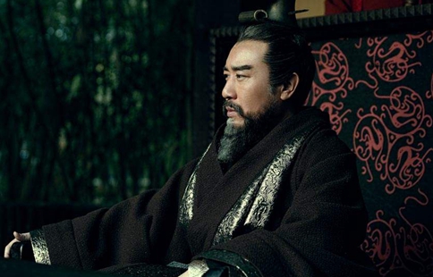 曹操和司马懿为什么都不敢称帝?他们到底担心什么?