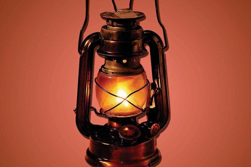 古代没有电人们用什么照明?古人除了能用蜡烛还能用什么?