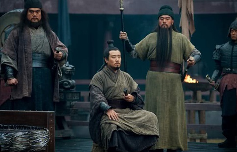 庞统如果还活着荆州还会丢么?刘备应该先攻吴还是打魏? 庞统如果还活着荆州还会丢么?刘备应该先攻吴还是打魏?