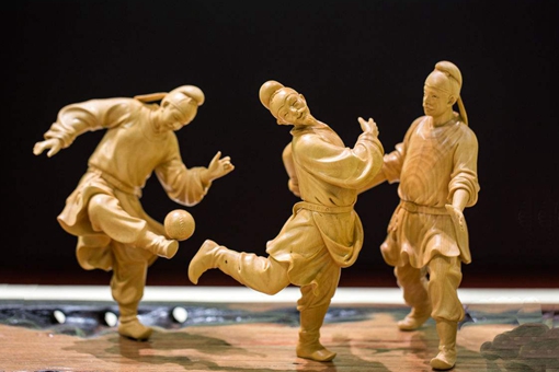 蹴鞠和足球是一项运动么?现代足球是哪个国家发明的? 蹴鞠和足球是一项运动么?现代足球是哪个国家发明的?