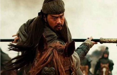 曹操在华容道被放走是谁决定的?诸葛亮真正意图是什么?