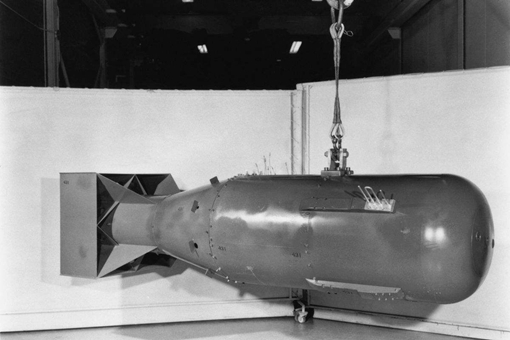 美国核弹专家60年后参观日本,说了一句什么话让众人哑口无言?