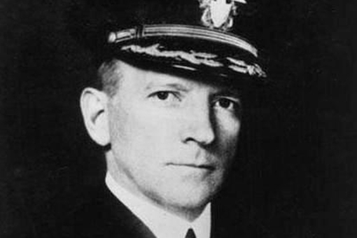 美国海军历史上最大乌龙事件,舰队司令晕船掉海里淹死了 美国海军历史上最大乌龙事件,舰队司令晕船掉海里淹死了