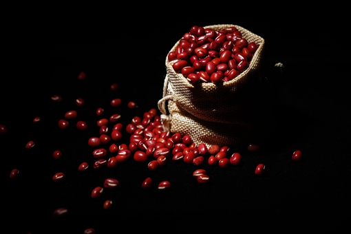 红豆在古代具有哪些意思?不仅代表相思之情