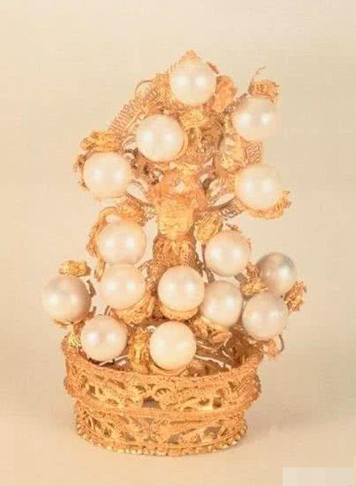 乾隆皇帝帽子上的饰品是什么?为什么只有乾隆独有?