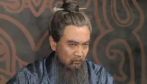 曹操打赢官渡之战最大功臣是谁? 曹操打赢官渡之战最大功臣是谁?