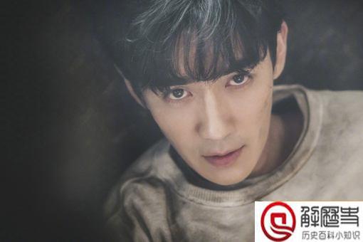 重启之极海听雷偷袭吴邪的小女孩是谁 小仓管是小女孩吗