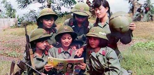 越南女兵不穿内衣真相揭秘,原因真的是让人防不胜防
