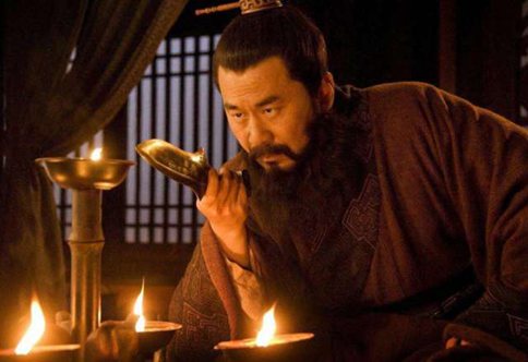 曹操和关羽都看上的女子是谁?貂蝉在他面前都失去了吸引力