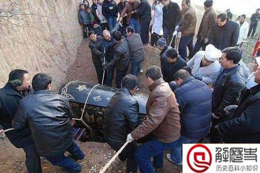 死人嘴巴张开寓意什么?回魂压棺是怎么回事?