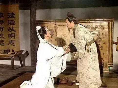 刘备能进入汉中是靠诸葛亮还是法正?