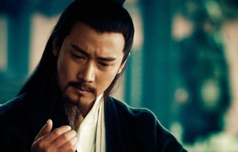 卧龙凤雏得一可安天下后一句话是什么?解读这句话真正含义