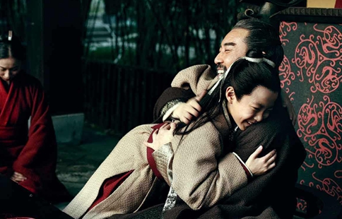 曹操是怎么操控吕布和刘备为自己做事的?徐州一役曹操成最大赢家