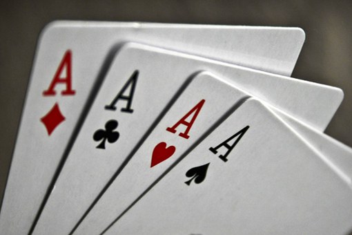 麻将和扑克是如何发明出来的?两者有着怎样不同的文化背景?