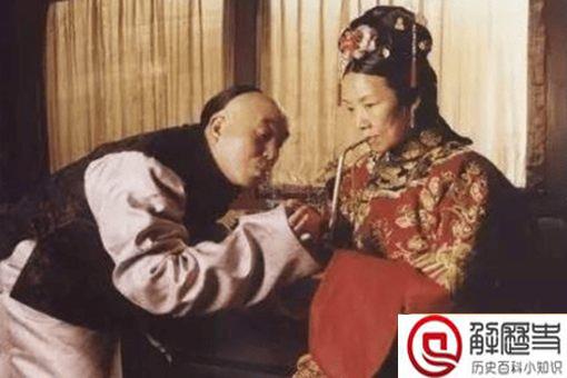 李莲英的舌头和慈禧有何关联 慈禧晚年为什么喜欢长舌头 李莲英的舌头和慈禧有何关联 慈禧晚年为什么喜欢长舌头