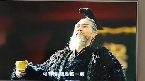 曹操为什么可以入朝不趋剑履上殿?曹操见汉献帝有哪些特权?