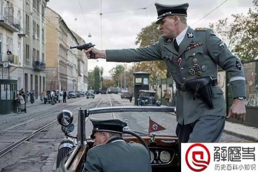 盘点从最高高度不带降落伞坠落生还者,谁是这项吉尼斯记录的保持者?