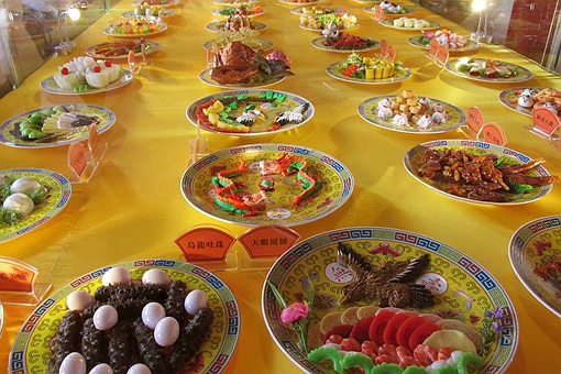 古代皇帝每天吃的饭真的有几百道菜吗? 古代皇帝每天吃的饭真的有几百道菜吗?