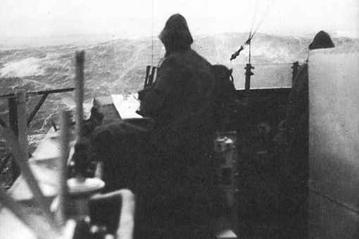 美国海军历史上最大乌龙事件,舰队司令晕船掉海里淹死了 美国海军历史上最大乌龙事件,舰队司令晕船掉海里淹死了