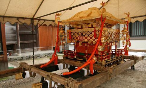 古代轿子为什么叫八抬大轿?皇帝做的轿子一般几个人抬?