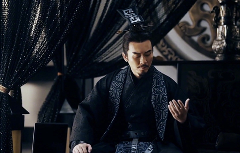 曹丕是怎么当上皇帝的?曹丕和曹植谁更适合继承曹操? 曹丕是怎么当上皇帝的?曹丕和曹植谁更适合继承曹操?