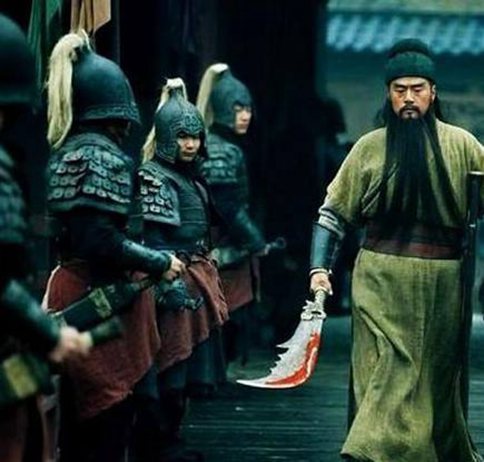 关羽为什么能轻易斩杀颜良?颜良真的是被关羽杀的么?