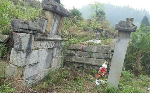 宁睡孤坟,不睡庙宇是什么意思? 宁睡孤坟,不睡庙宇是什么意思?