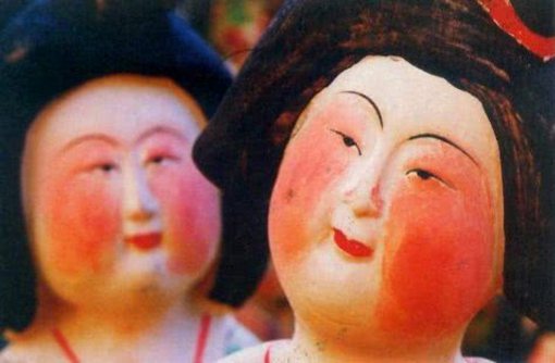 唐朝和宋朝女性的妆容有什么区别?哪个更容易被人接受 唐朝和宋朝女性的妆容有什么区别?哪个更容易被人接受