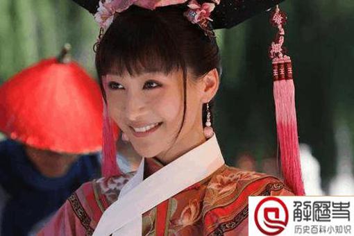 清朝妃子脖子上的白布条有什么作用?仅仅只是装饰吗?