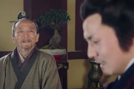 赤壁之战贾诩为什么不帮曹操出谋划策?贾诩和曹操不和么?