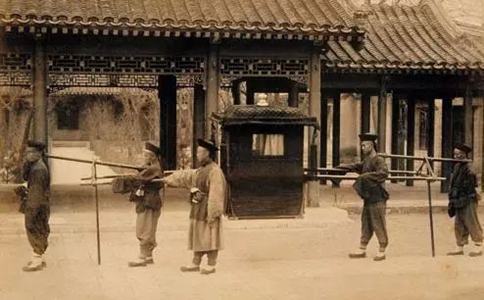 古代哪些人可以在紫禁城骑马? 古代哪些人可以在紫禁城骑马?