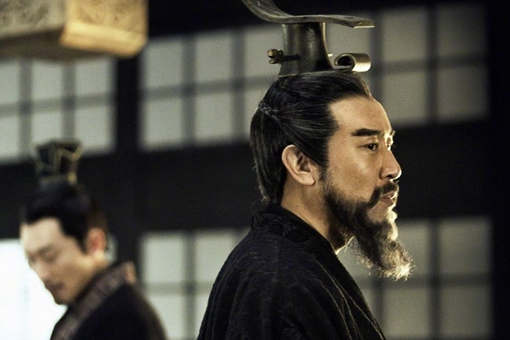 为什么说曹操善于捧杀?关羽的死和曹操有什么关系?