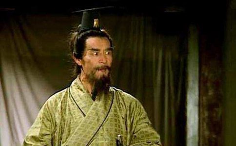 公孙瓒为什么要提携刘备部队?最后却被刘备无情背叛