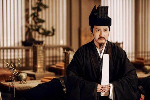 杨彪官位比曹操高时为什么不把曹操杀了?杨彪错失机会还赔上自己儿子 杨彪官位比曹操高时为什么不把曹操杀了?杨彪错失机会还赔上自己儿子